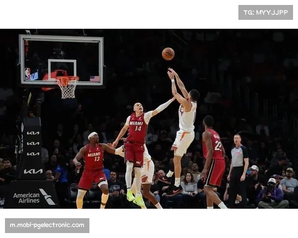 阿德巴约24+12内线支柱 热火篮板保护压制黄蜂二次进攻