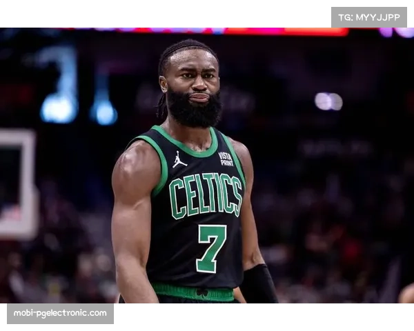 杰伦布朗关键时刻场均5.8分 绿军硬解能力稳居前列